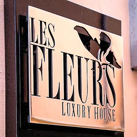 Guest house Les Fleurs Luxury House