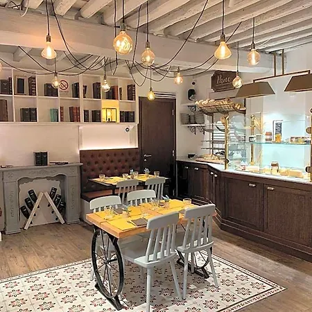 Les Fleurs Luxury House 4* Rome